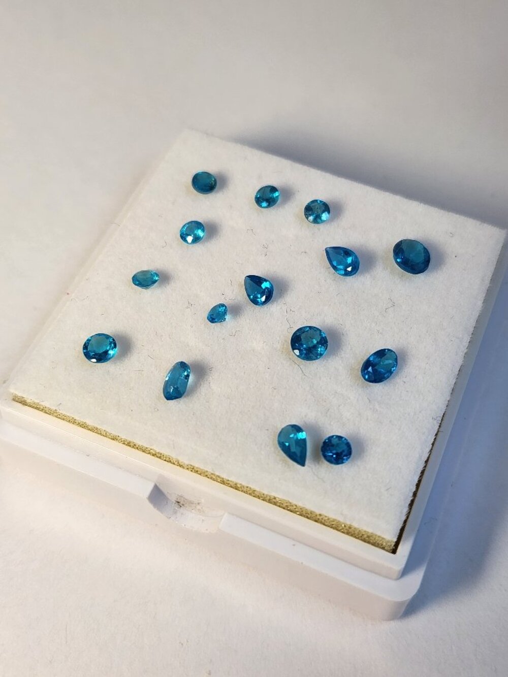 VTG Natural Neon Blue Apatite Gemstone Parcel 2.75ctw Mixed Cuts Loose Gemstones